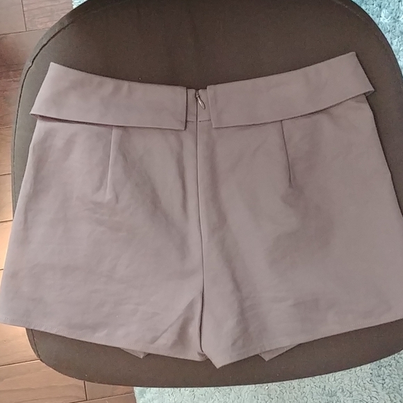 ARITZIA | Talula asymmetrical skort - Picture 2 of 4